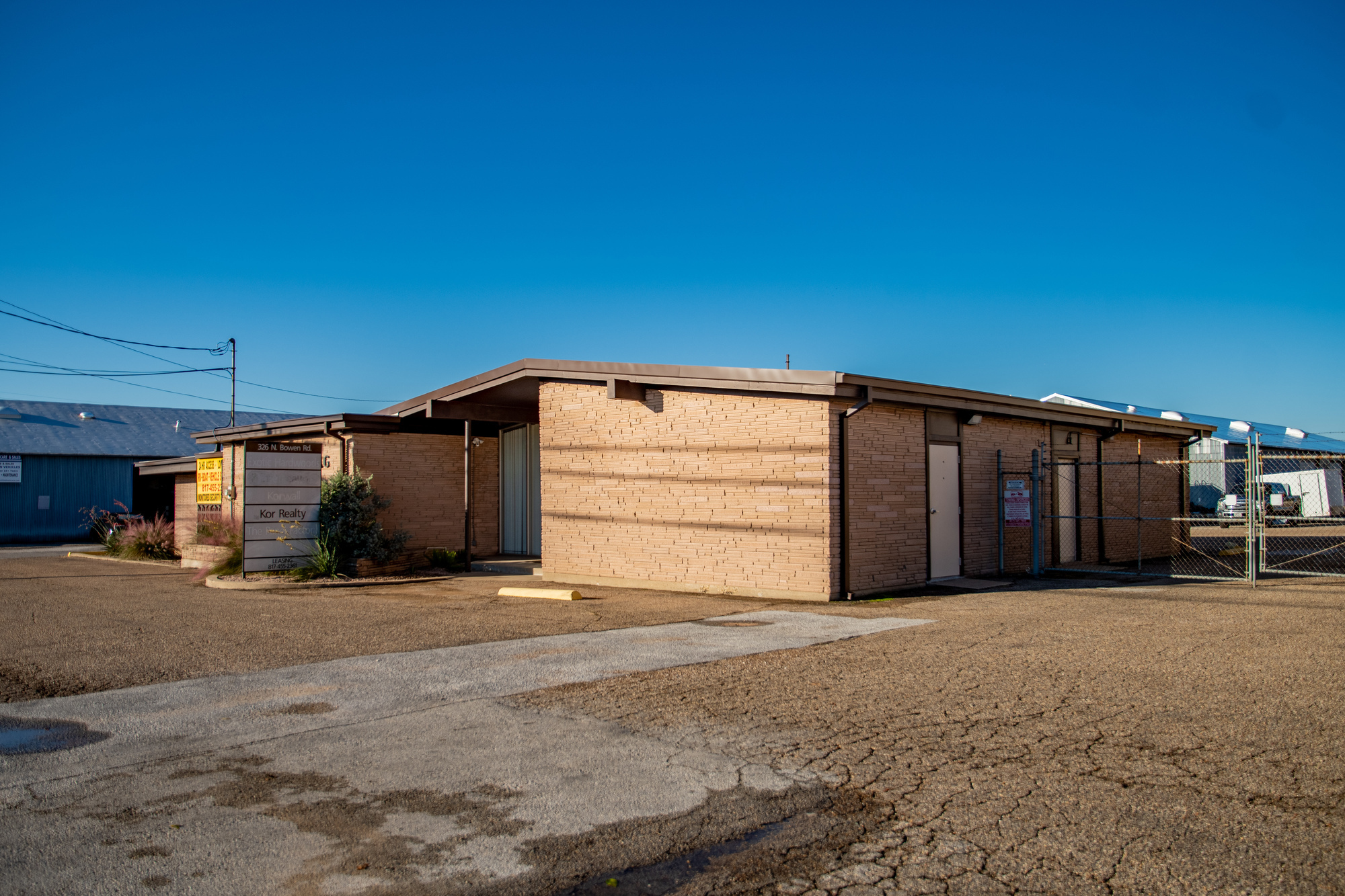 CONVENIENT COMMERCIAL OFFICE